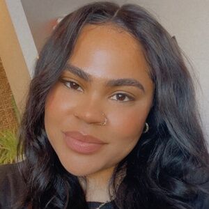 Meet your Posher, Halla